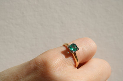 Art Deco Vintage Ring 14k Solid Gold with Colombian Emerald set in Platinum Prongs